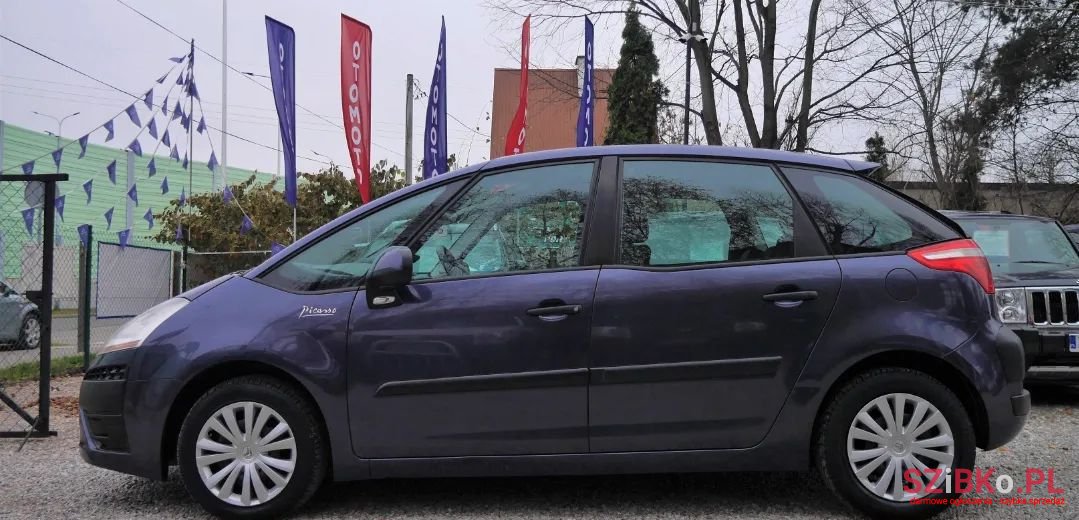 2008' Citroen C4 Picasso photo #6