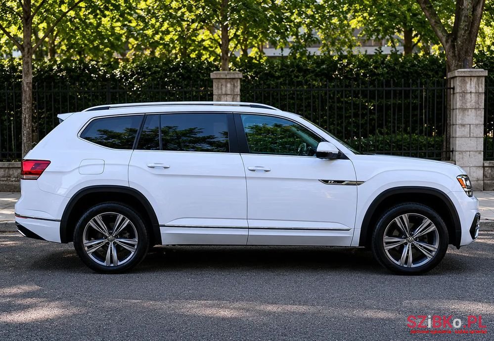 2019' Volkswagen Atlas photo #5