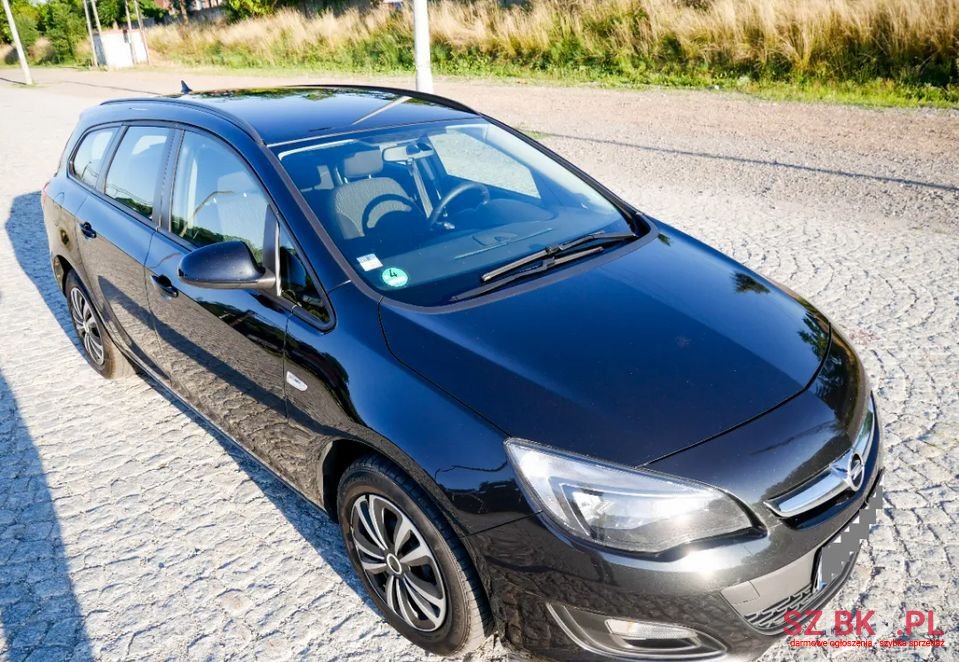 2015' Opel Astra photo #2