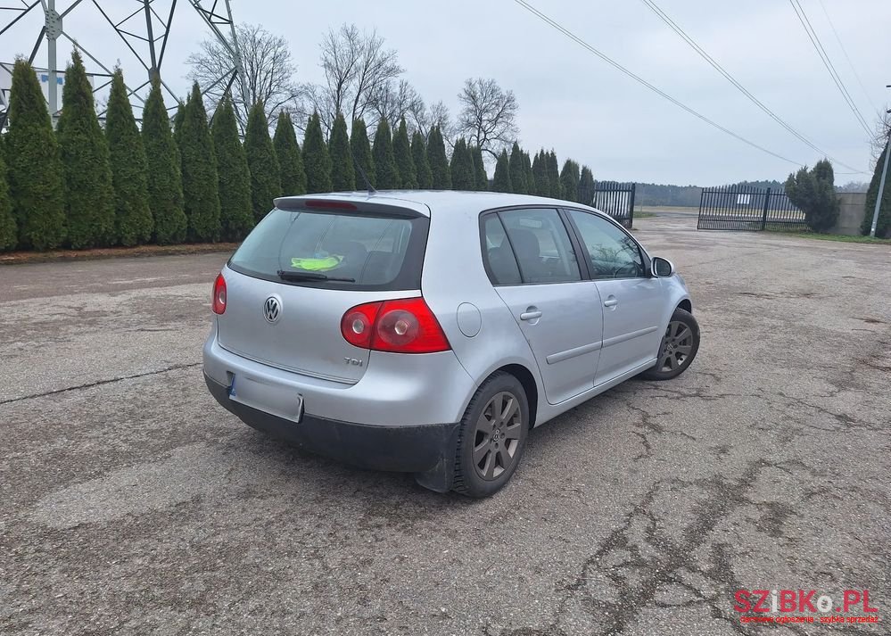 2008' Volkswagen Golf photo #4