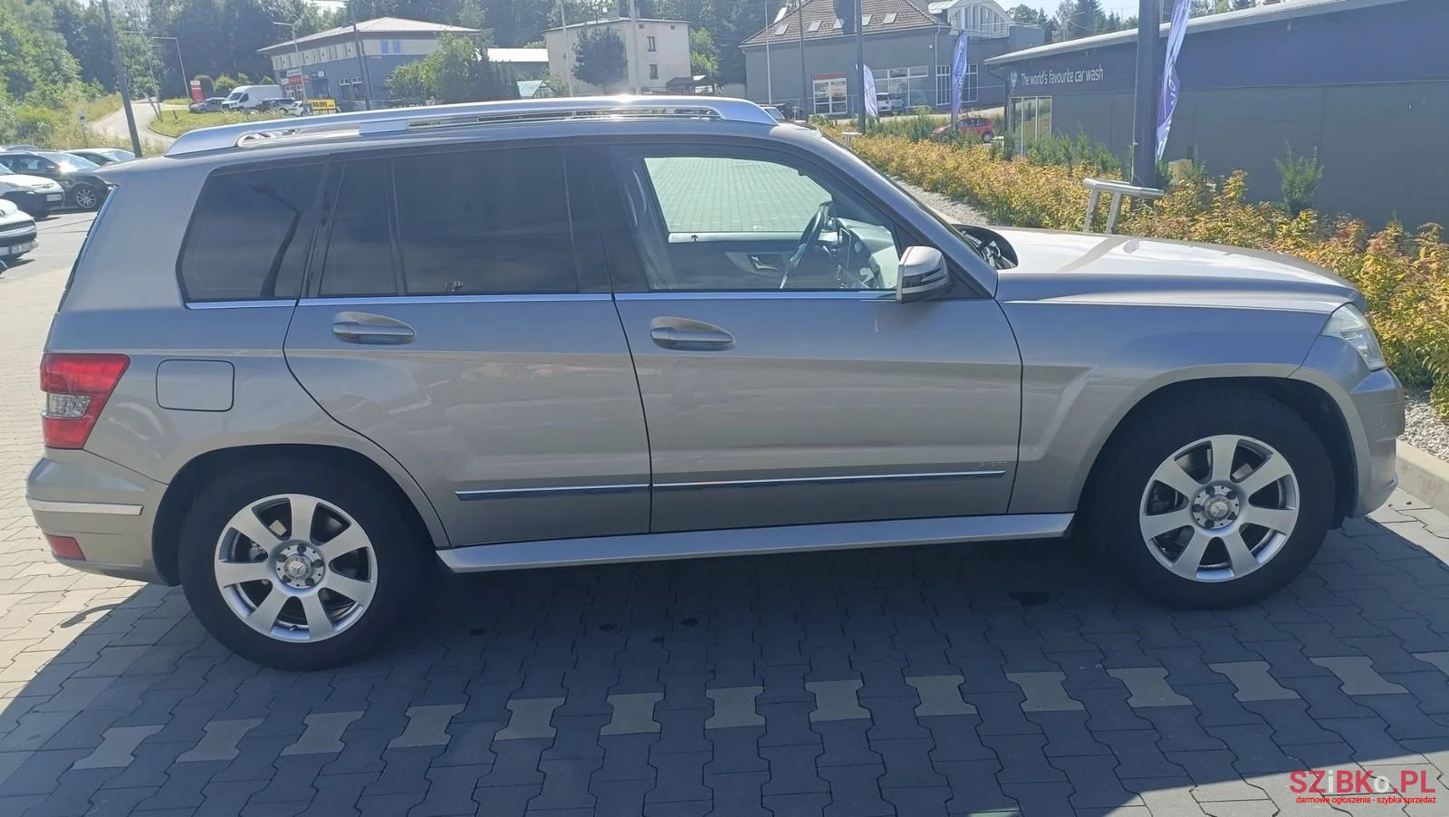 2008' Mercedes-Benz GLK photo #5