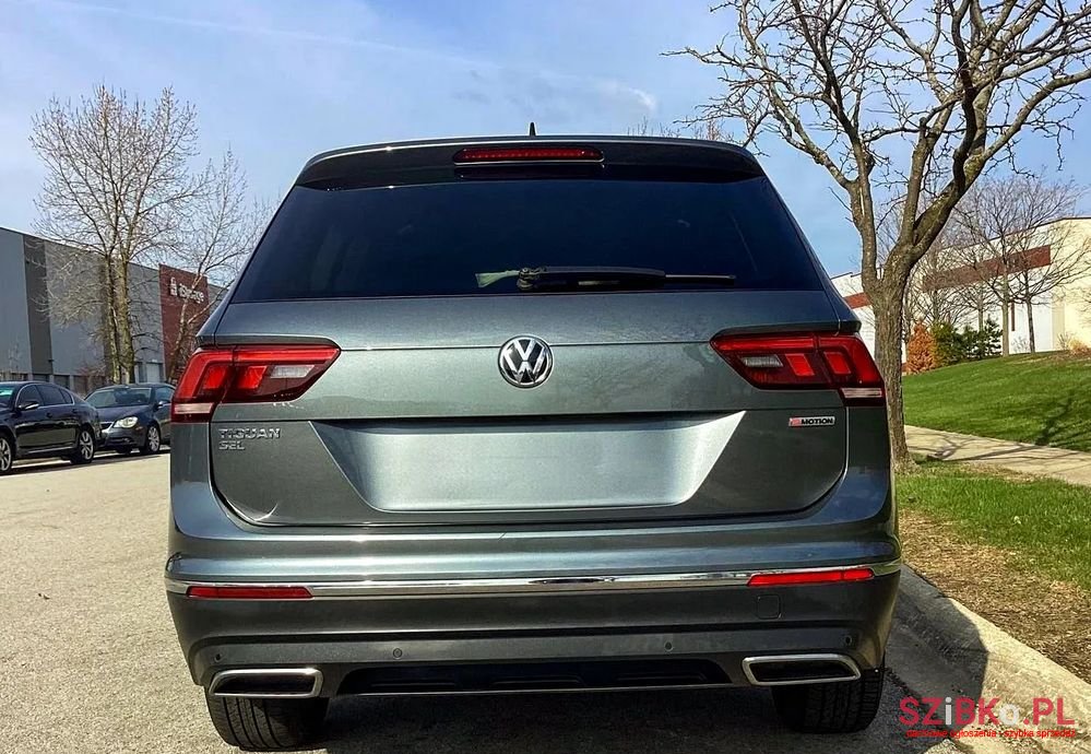 2018' Volkswagen Tiguan photo #5