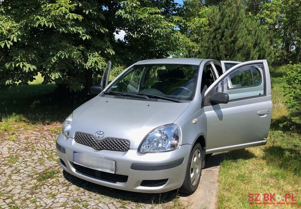 2004' Toyota Yaris photo #3