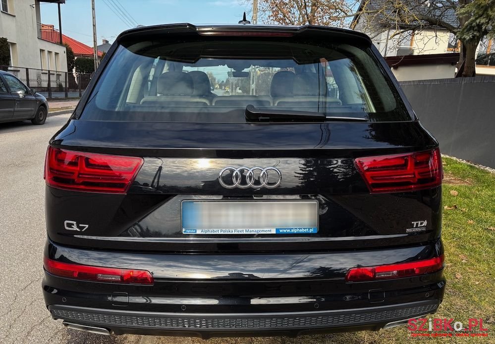 2017' Audi Q7 photo #5