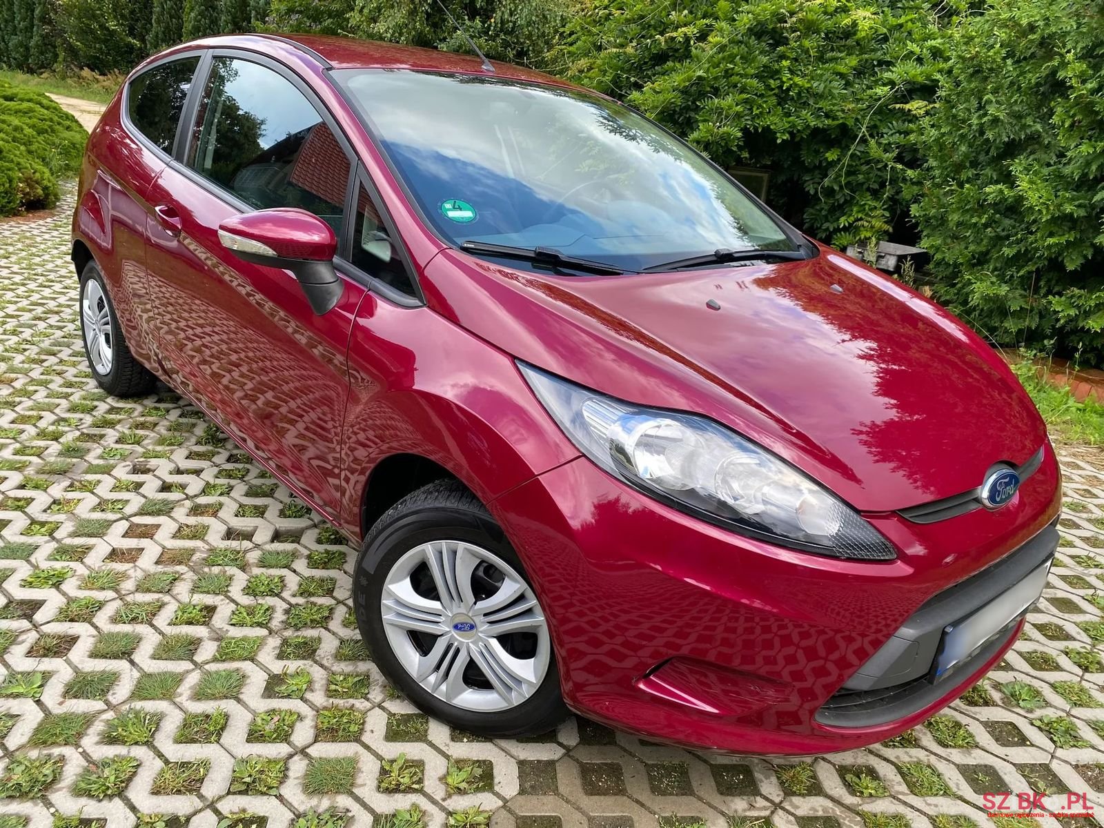 2010' Ford Fiesta photo #4