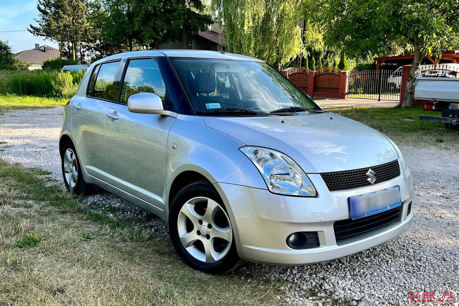 2005' Suzuki Swift photo #2