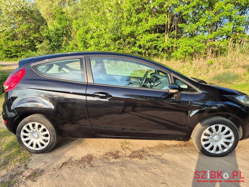 2010' Ford Fiesta 1.25 Ambiente photo #5