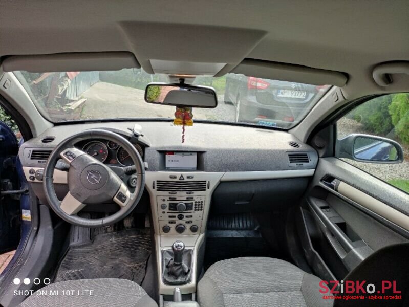 2009' Opel Astra photo #4