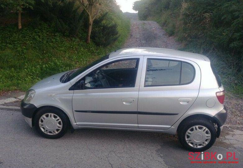 2002' Toyota Yaris photo #1