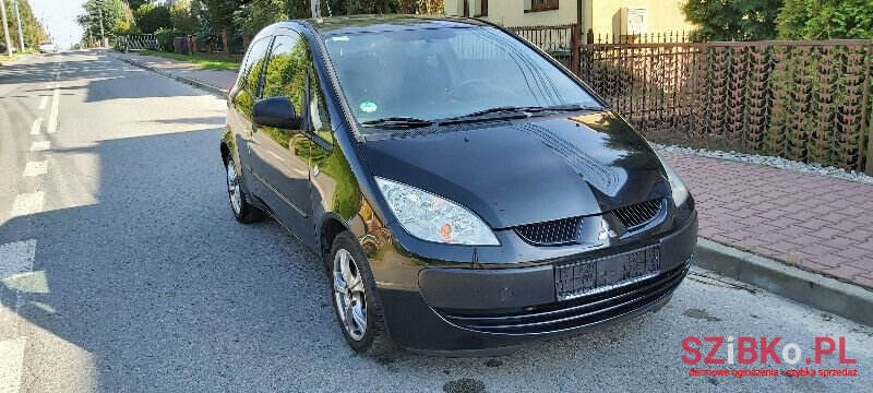 2005' Mitsubishi Colt photo #1