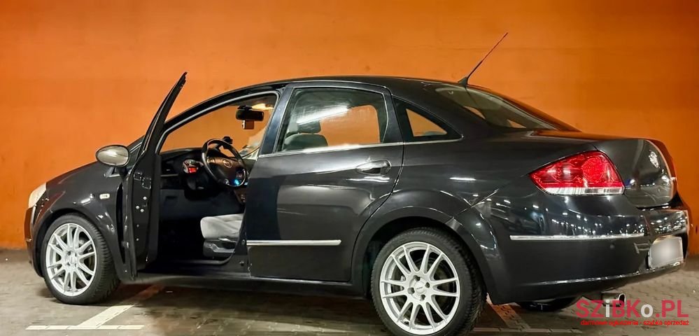 2009' Fiat Linea photo #4