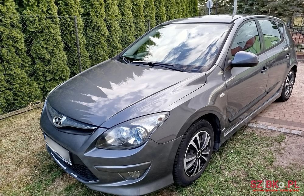 2011' Hyundai i30 photo #1