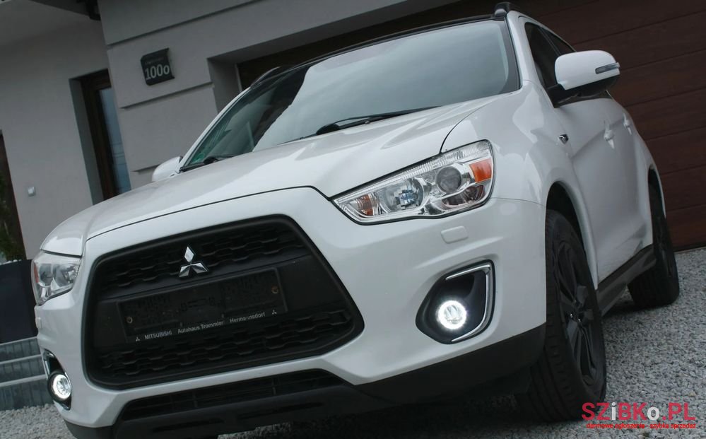 2014' Mitsubishi ASX photo #2