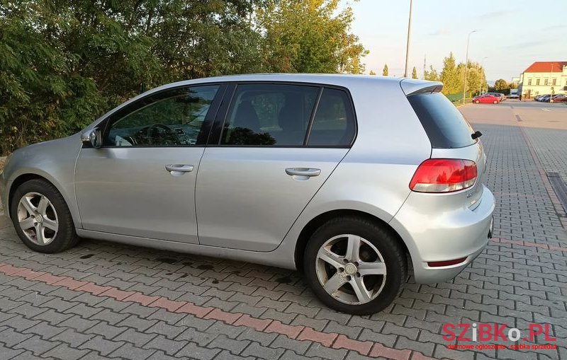 2010' Volkswagen Golf photo #4