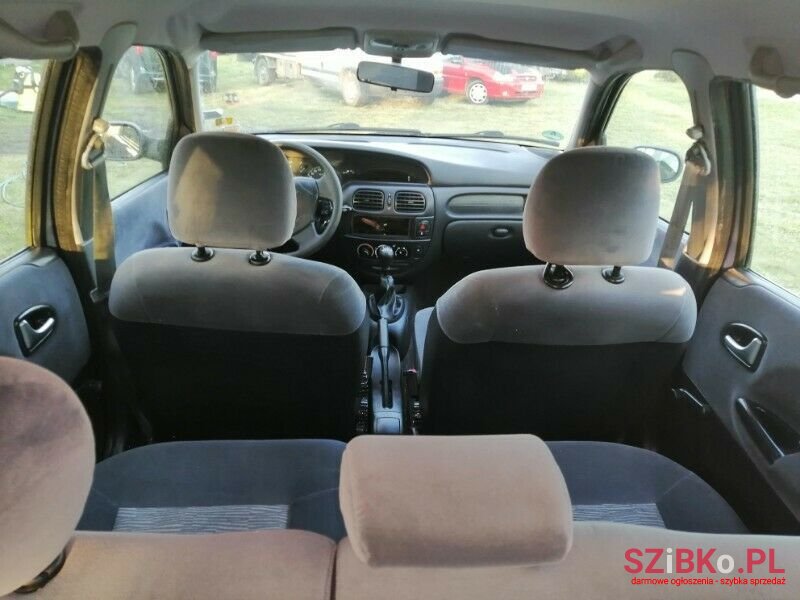 2003' Renault Megane photo #2