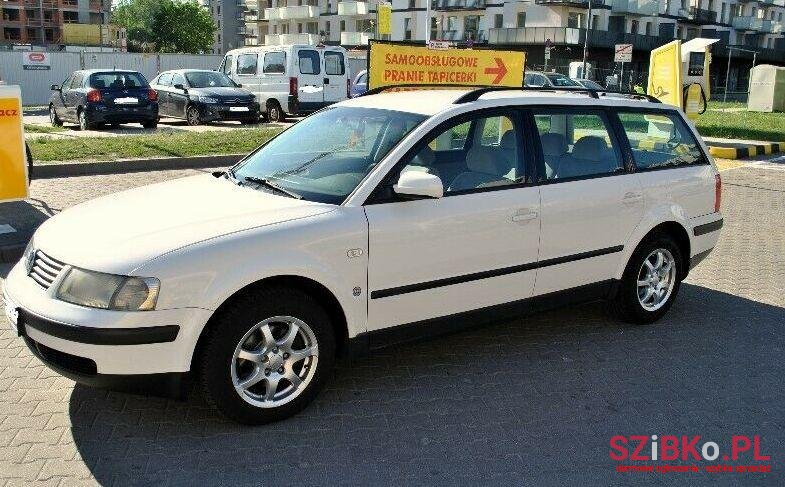 2000' Volkswagen Passat photo #1