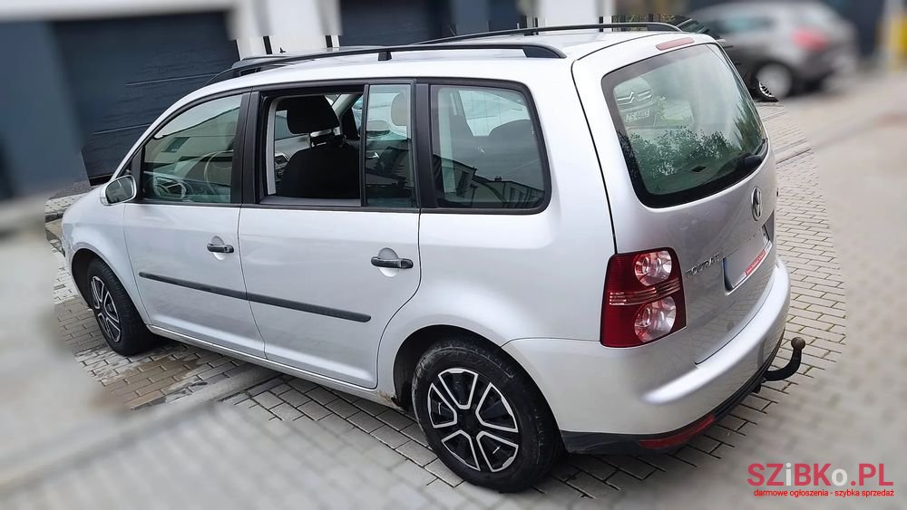 2006' Volkswagen Touran 1.9 Tdi Trendline photo #3