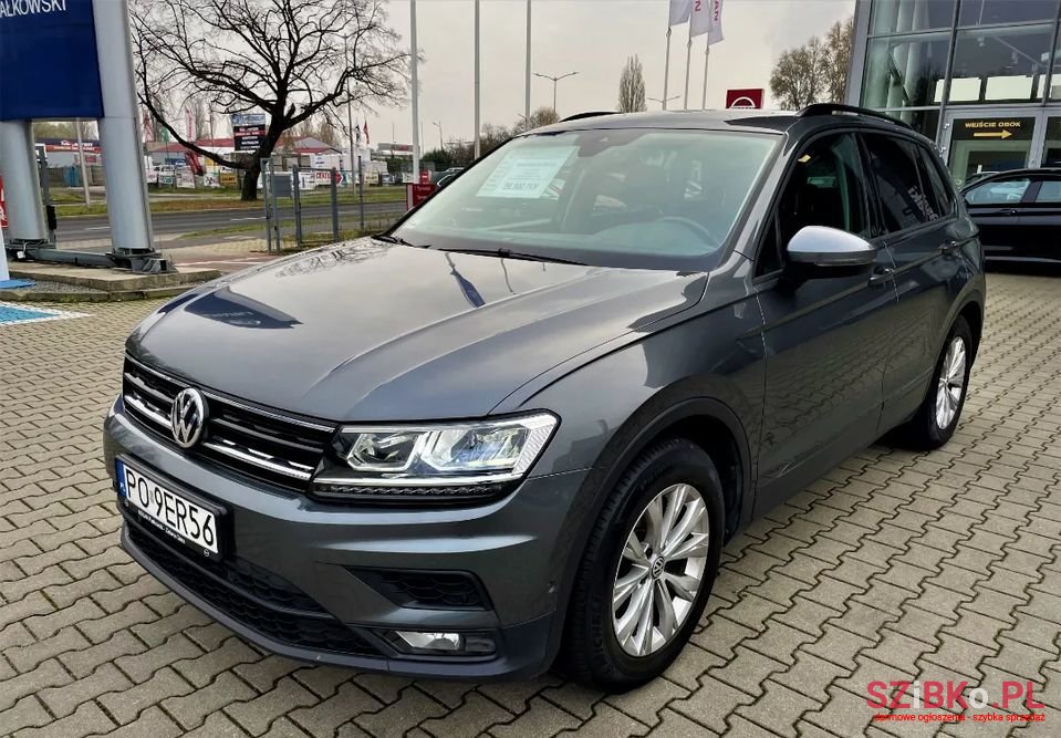 2017' Volkswagen Tiguan photo #3