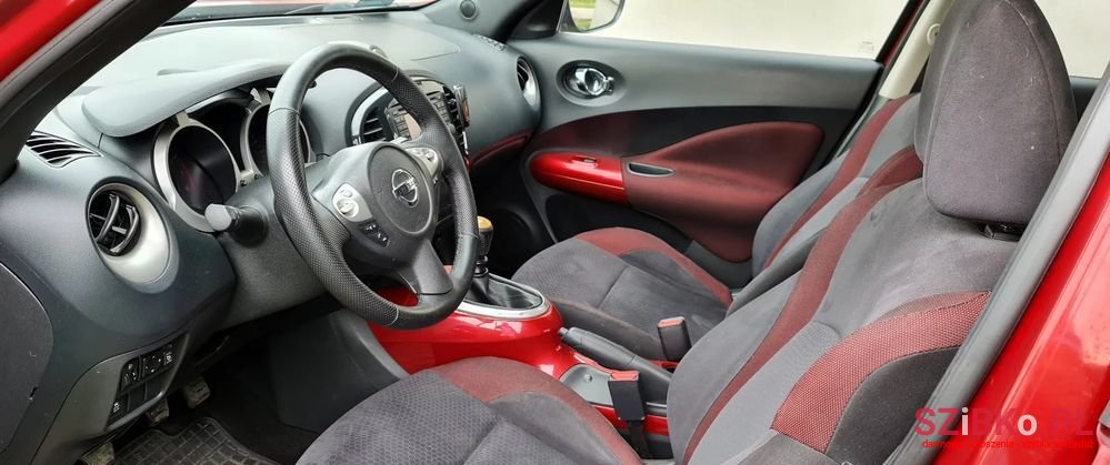 2010' Nissan Juke 1.6 T Tekna photo #6