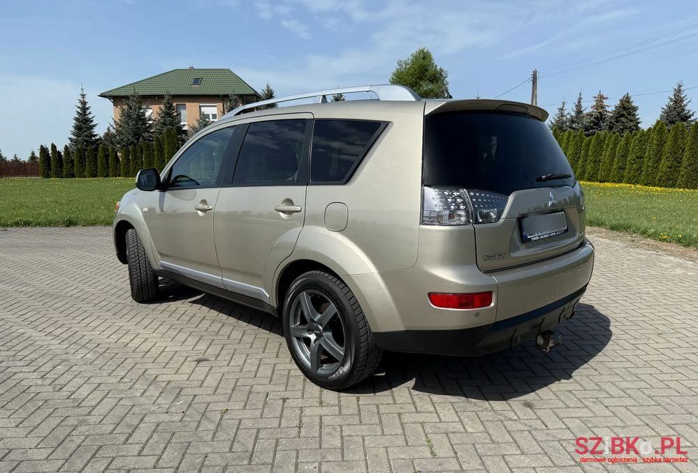 2008' Mitsubishi Outlander 2.4 4Wd Cvt Intense photo #2