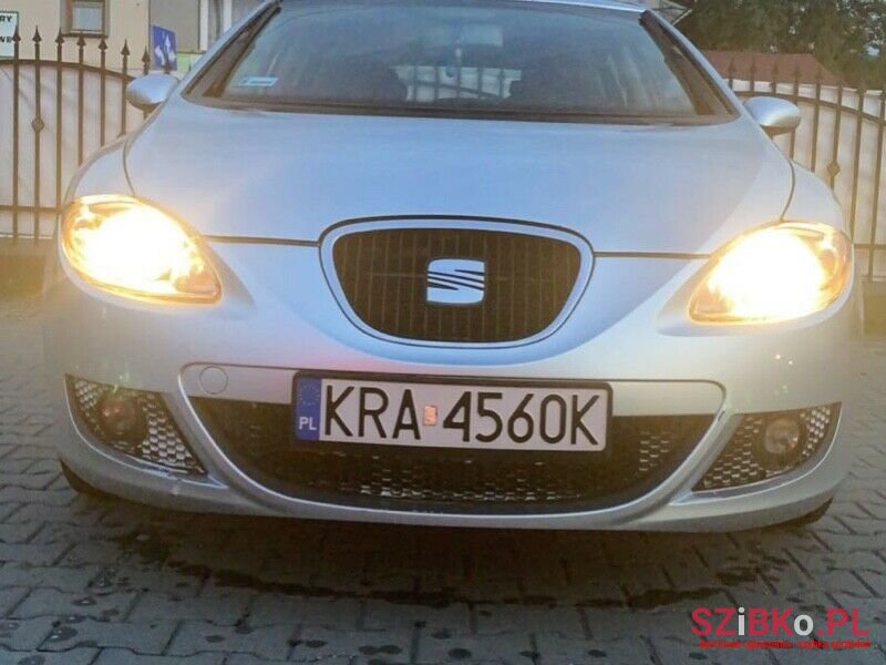 2006' SEAT Leon photo #1