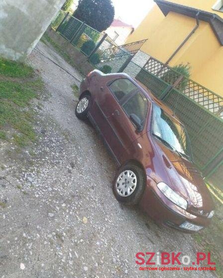 2003' Fiat Albea photo #1