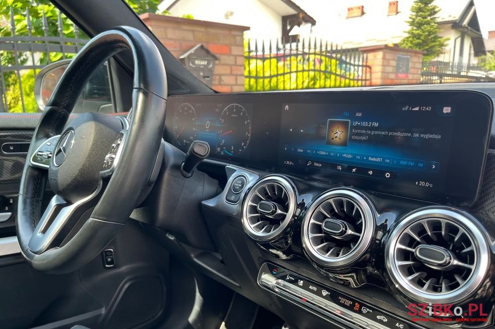 2022' Mercedes-Benz GLB photo #5