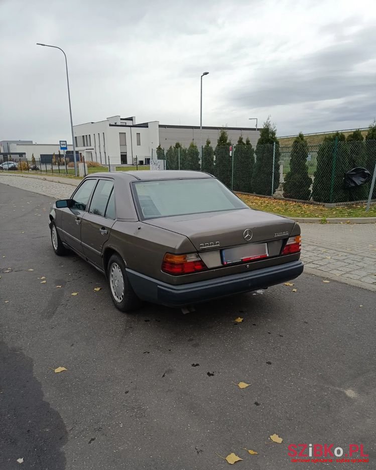 1988' Mercedes-Benz W124 photo #5