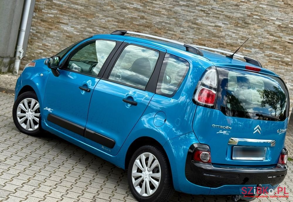 2010' Citroen C3 Picasso photo #3