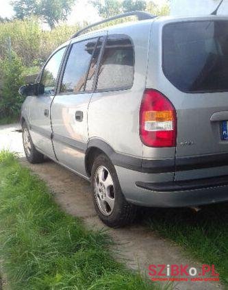 2002' Opel Zafira photo #1