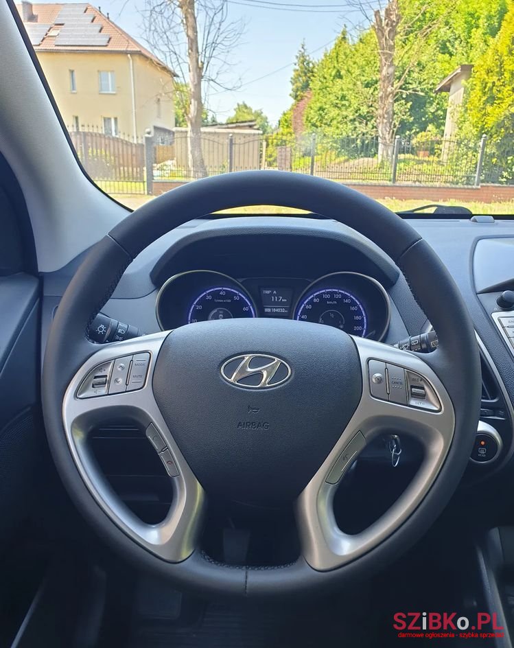 2011' Hyundai ix35 2.0 Premium photo #6