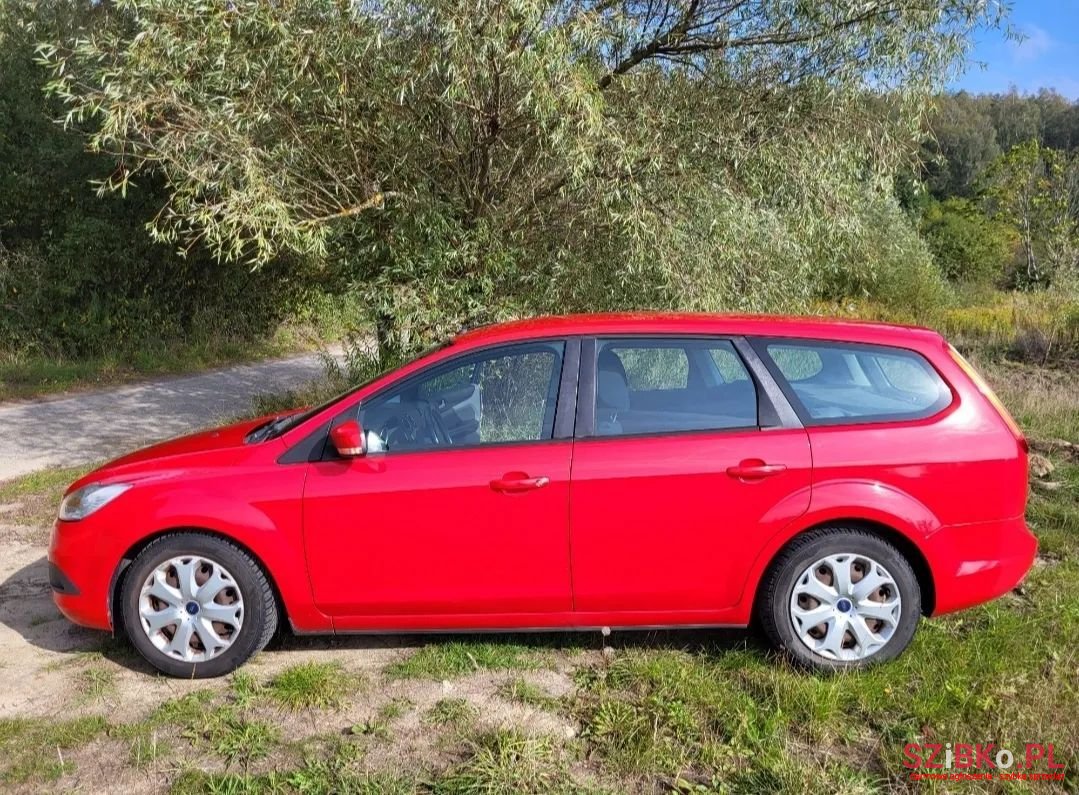 2010' Ford Focus photo #4