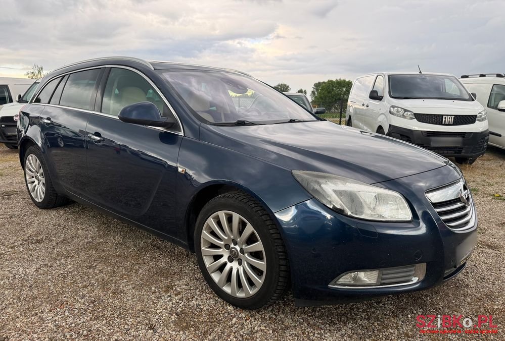 2011' Opel Insignia photo #2