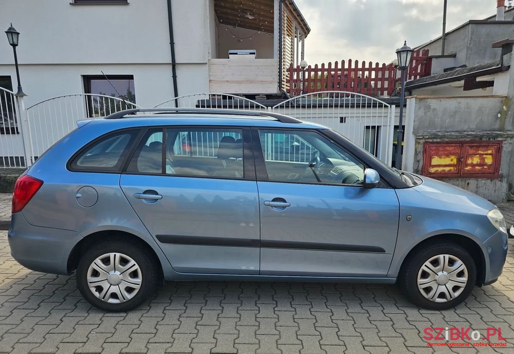 2008' Skoda Fabia photo #3