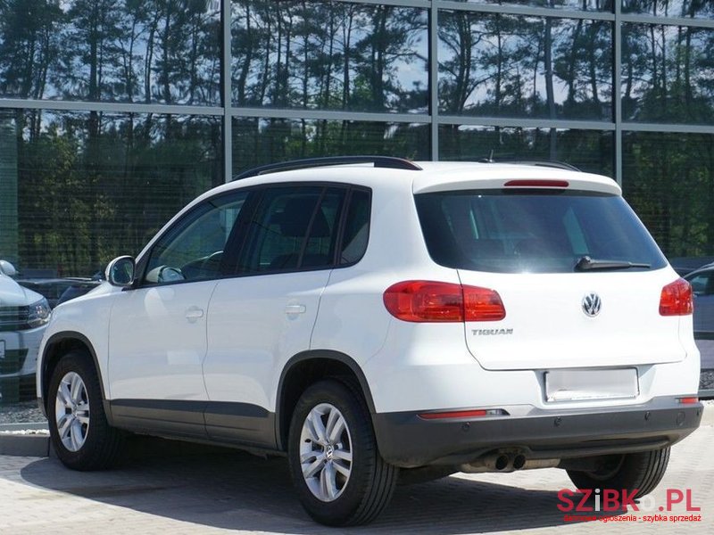 2015' Volkswagen Tiguan photo #5