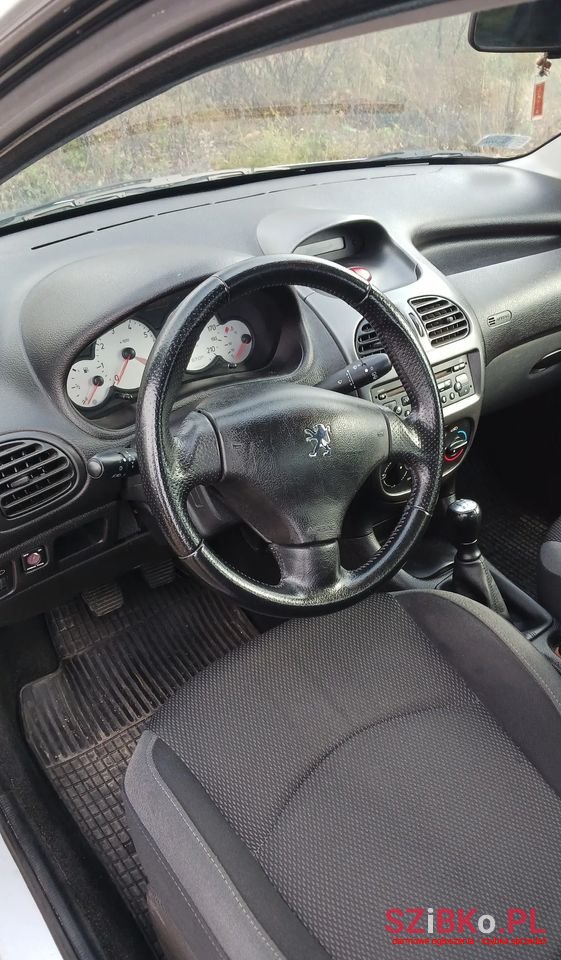 2009' Peugeot 206 photo #6