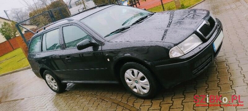 2002' Skoda Octavia photo #2