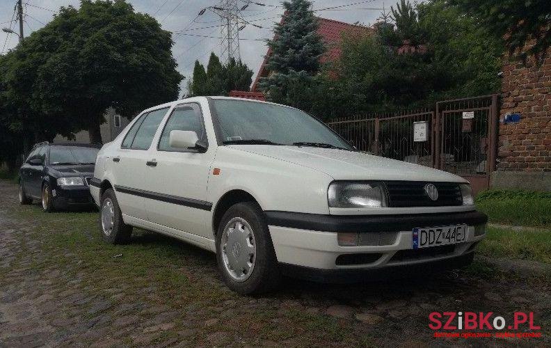 1993' Volkswagen Vento photo #1