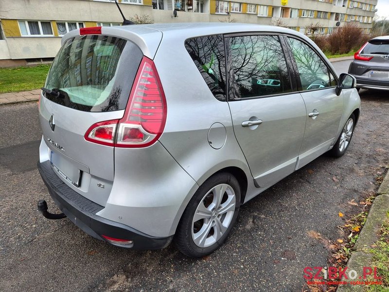 2009' Renault Scenic 1.9 Dci Emotion photo #3