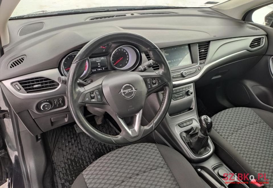 2016' Opel Astra photo #6