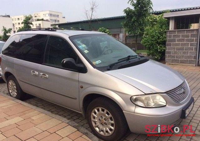 2001' Chrysler Voyager photo #2