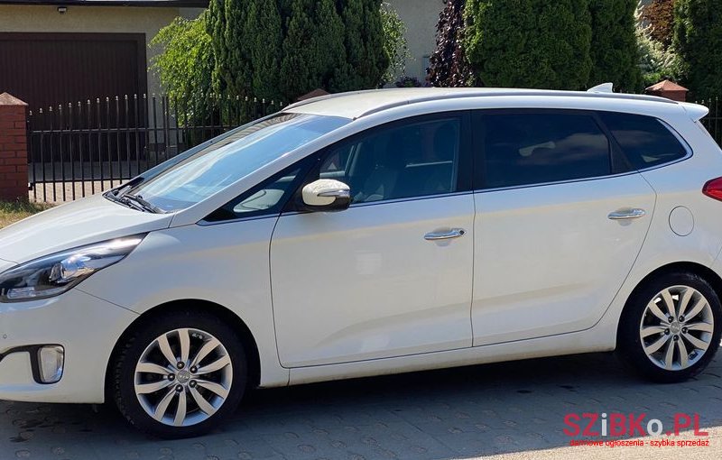 2016' Kia Carens photo #5