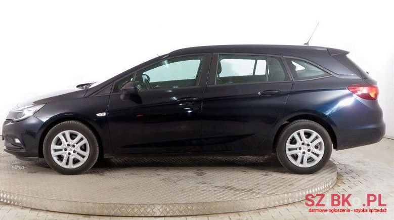 2017' Opel Astra photo #2