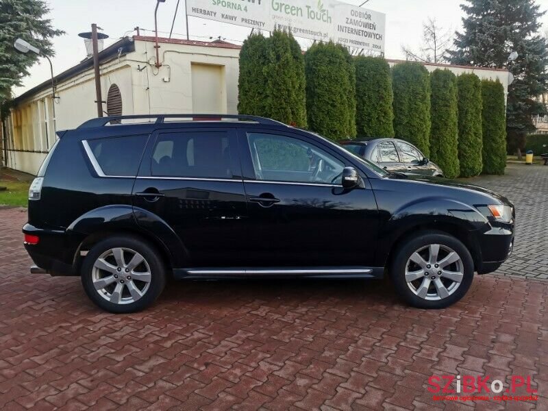 2011' Mitsubishi Outlander photo #4