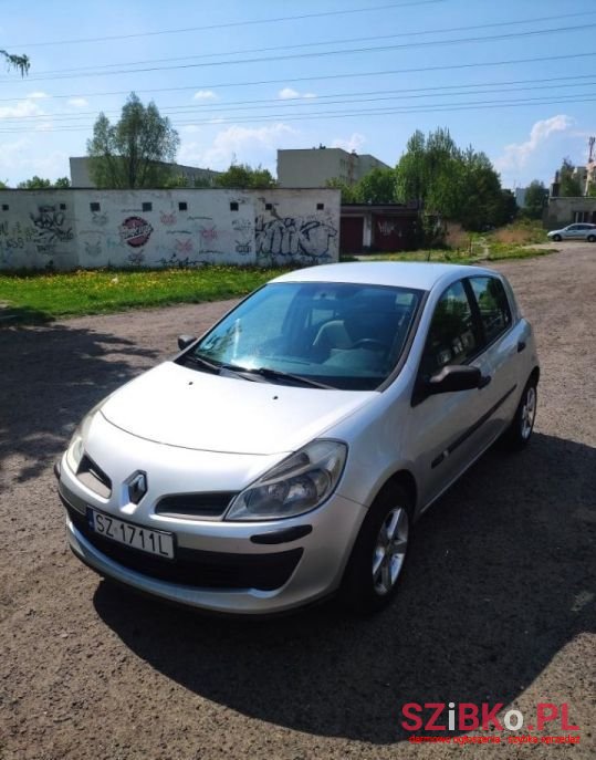 2006' Renault Clio photo #5