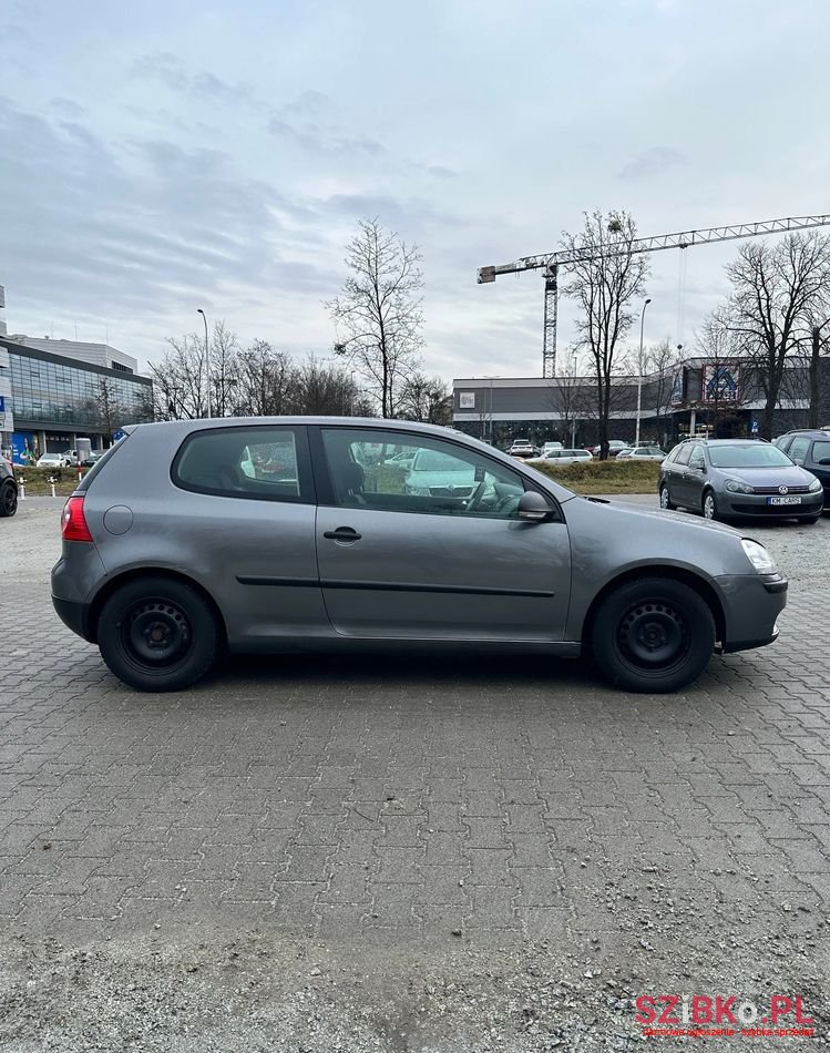 2008' Volkswagen Golf photo #3