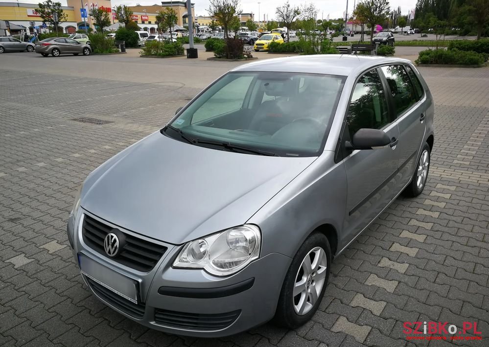2006' Volkswagen Polo photo #2
