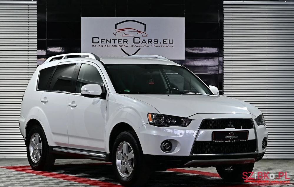 2010' Mitsubishi Outlander photo #3
