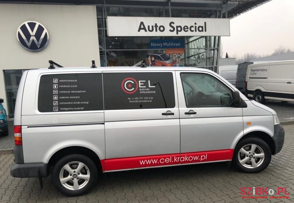 2004' Volkswagen Caravelle photo #3