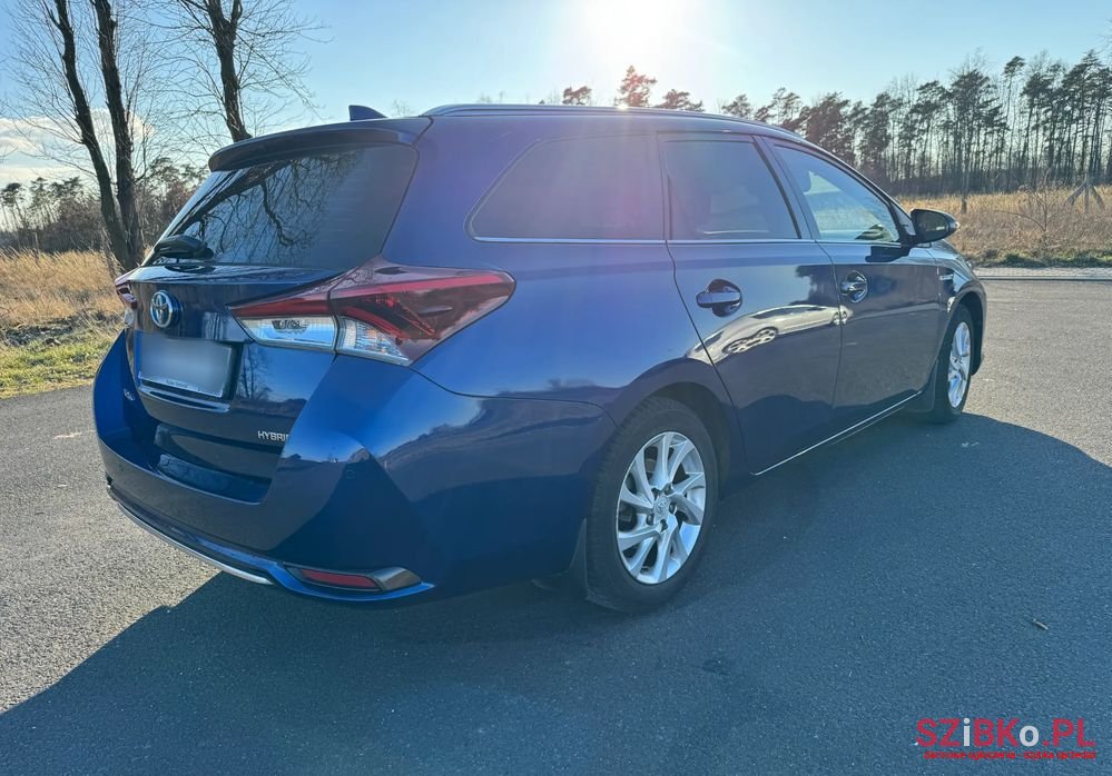 2018' Toyota Auris Hybrid 135 Premium photo #6